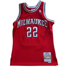 Mitchell & Ness Jersey Men Small Red Excellent Michael Redd Milwaukee Bucks 22 picture