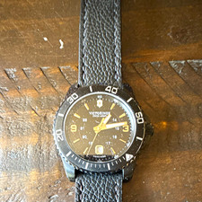Victorinox Swiss Army Dive Master 500 Quartz 500m Sapphire 43mm Black Date picture