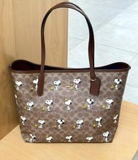 Coach x Peanuts CBJ89 City Tote Bag Signature Coated Canvas Snoopy Outlet ship picture
