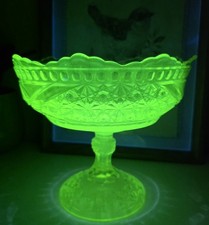 RARE 1880s Richards Hartley Mikado Daisy Button Uranium Vaseline Glass Compote picture