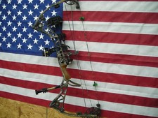 Mathews Drenalin Solocam Camo Bow Quiver 29'' 70 lbs Draw EXTRAS RH picture