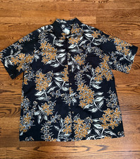 New COLORADO BUFFALOES HAWAIIAN SHIRT CU BUFFS Button up Top SIZE Large -NWT picture