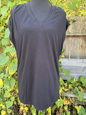 Athleta Outbound Twist Tee Athleisure Casual Yoga V-Neck Twist-Back Size M picture