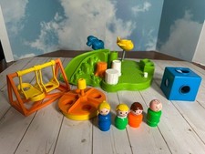 Vintage Fisher Price Little People PLAYGROUND #2525. COMPLETE. VERY NICE. EXTRAS picture
