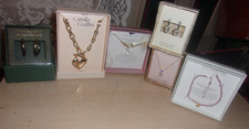 WHOLESALE JEWELRY 29 PICECS JEWERLY NECKLACES, EARRINGS, RINGS, BRACETTS picture
