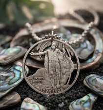 1928 Hawaii Half Dollar Cut Coin Necklace US American Custom Coin Jewelry picture
