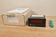 NEW Newport Electronics 2001A-4 Digital Panel Volt Meter 115Vac 2.5 Watts picture