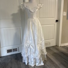 Vintage Gunne Sax beautiful lace wedding dress picture
