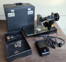 Vintage 1950 SINGER Featherweight Sewing Machine w/case picture