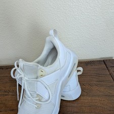 Nike Women's White Trainers picture