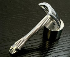 RARE 1946 Lady Pomco DE Safety Razor/Curved Cap/Ribbed Guard/Three Piece picture