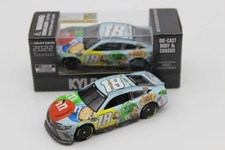 NASCAR 2022 KYLE BUSCH #18 BRISTOL DIRT RACE WIN COOKIE CRUNCH M&MS 1/64 CAR picture