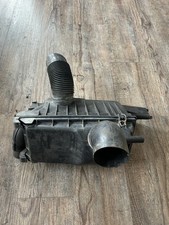 1986-1993 Volvo 240 244 Sedan Air Intake Cleaner Assembly 1336925 OEM picture