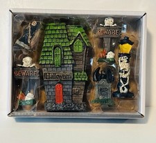 🖤💚NIB Haunted House Fairy Garden Set picture