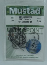 Mustad 39951NPBN-5/0 Demon Perfect Ultra Point Circle Hook Black10CT picture