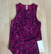 Lululemon Women’s sculpt tank  Size 2 picture