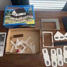 Vintage 1993 ERTL Farm Country #4237 Farm House Set Black Roof Original Box  picture