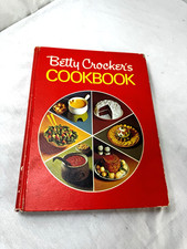 Betty Crocker's Cookbook PIE Hard Cover Recipes Dishes 12th Printing '72 Holiday picture