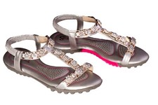 NEW Cute Golf Sandals, Womens Size 7, Sweet Sandals, Twinkle Toes White Rose picture
