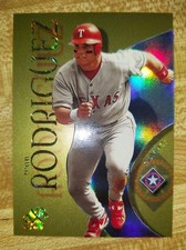 1999 Skybox E-X Century Ivan Rodriguez #28 Essential Credentials Future EX+ /93 picture