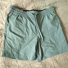 Lululemon Men Green Solid Bowline Shorts Drawstring Elastic Waist Regular Size M picture