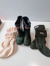 Hunter Kids Green Rain Boots UK 9 US 11G 10B EU 26/27 + 2 Pairs Boot Socks picture