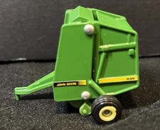 VTG ERTL  John Deere Round Baler #535 Die-cast  Green & Yellow Great Toy & Con. picture