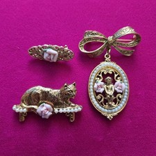 Vtg 1928 Brand Jewelry Goldtone Victorian Look Faux Pearl Flowers Pin Lot Kitty picture