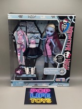 2011 Mattel Monster High “I Heart Fashion Abbey Bominable” #X4492 *NRFB* picture