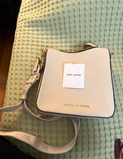 Marc Jacobs Cream White crossbody Bag Gold Hardware Zip Closure Solid picture