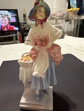 RARE Royal Doulton Nell Gwynn HN 1887 Figurine Leslie Harradine Vintage 1938-49 picture