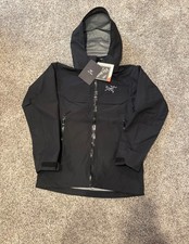 Black Arc’teryx Macai shell jacket picture