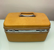 Samsonite True Vintage 1960s Hard Vinyl Beige Vanity Case Locking w/ Tray picture