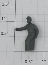 K-Line K7000-1 Gray Operating Boxcar Man Figure  (10) picture
