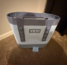 YETI Camino 35 Big Sky Blue picture