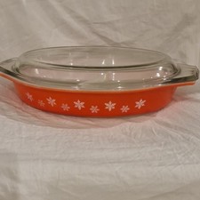 Vtg JAJ Pyrex Coral Red Snowflake Divided Casserole Dish England Glossy Base picture