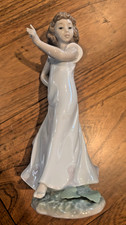 Lladro 6990 Bellflower, Symbol Of Gratitude, Retired Collectible Figurine No Box picture