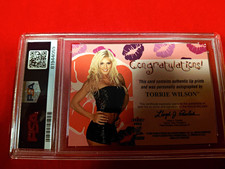 2002 Fleer WWE Absolute Divas Torrie Wilson Signed With A Kiss PSA 8-RARE picture
