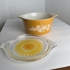 Pyrex Butterfly Gold “473-B” 1 Qt Vintage Casserole w/ Rare Daisy Lid “13 470-C” picture