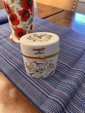 VTG Limoges Castel France Oval Trinket Pill Box Bird Design Gold color Trim picture