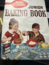 Vintage 1963 Betty Crocker Junior Baking Kit- Complete (except The Sponge) Rare picture