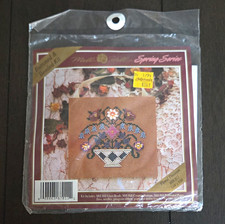 Mill Hill Buttoned & Beaded Kit Floral Theorem picture