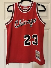 100% Authentic Michael Jordan Mitchell Ness 84 85 Bulls Jersey L 14/16 Youth Boy picture