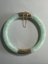 VINTAGE ASIANA GREEN JADEITE HINGED BANGLE BRACELET 14K 585 YELLOW GOLD picture