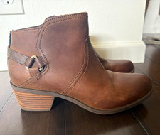 Teva Women’s US 11 Brown Leather Ankle Boots Zip Buckle Round Toe Block picture