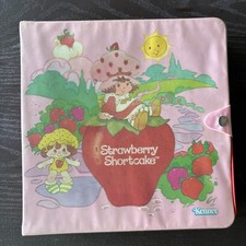 Vintage Strawberry Shortcake Carrying Case With 16 Mini Figures picture