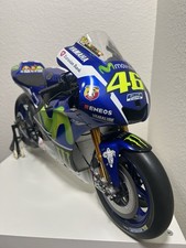 DeAgostini 1/4 Yamaha YZR-M1 Valentino Rossi 46 MotoGP Assembled w/ 92 Booklets picture