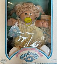 Vintage 1985 Cabbage Patch Kids Doll NRFB Courtney Tonia Pacifier Green Eyes picture