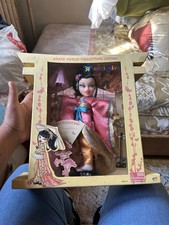 Bratz World May Lin Toys R Us Exclusive Collectors Edition 2004 NRFB RARE picture