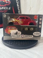 Testors 1941 Chevrolet Custom 1:24 Ultra Platinum Model Kit New Open Box picture